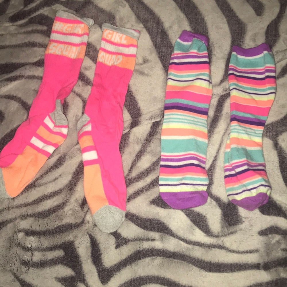 2 Pairs Of Medium Sized Girls High Socks